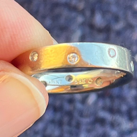 14K white gold diamond ring/wedding band size 6.5 - Picture 3 of 3